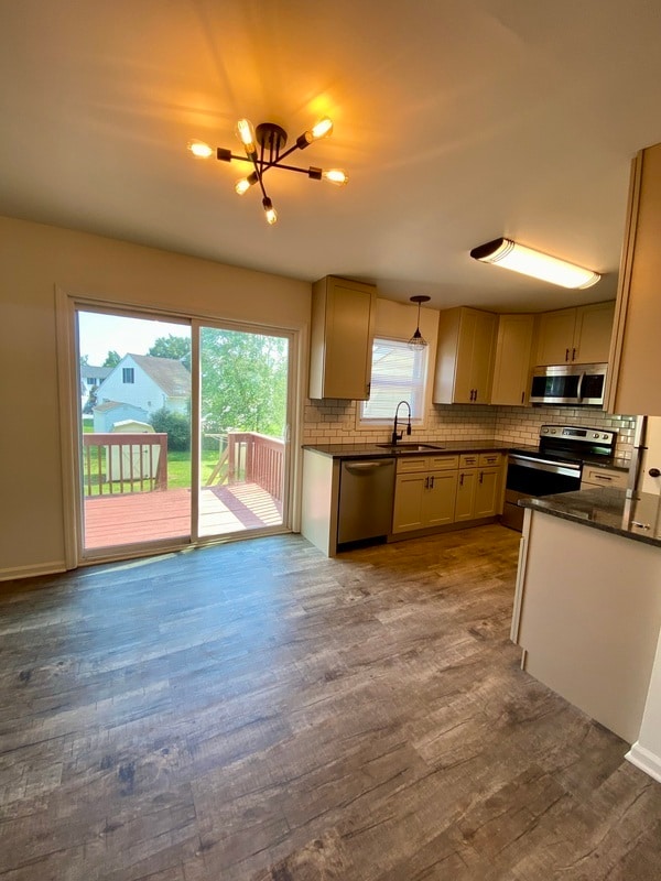 Building Photo - 40 Pheasant Ln