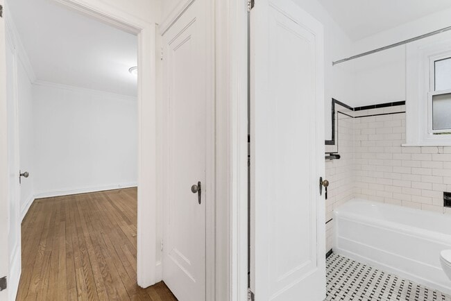 Photo du bâtiment - 235 Charlotte St