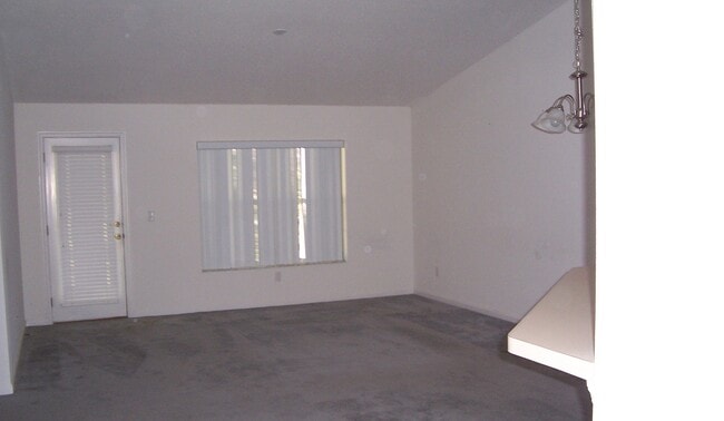 Building Photo - 65A Pony Express Dr