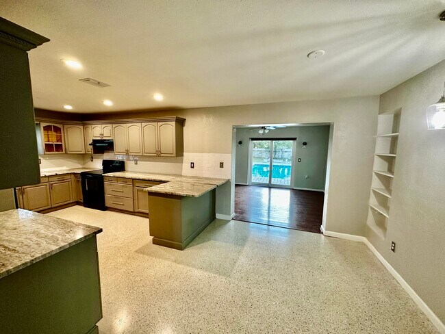 Building Photo - 3500 59th Ln N