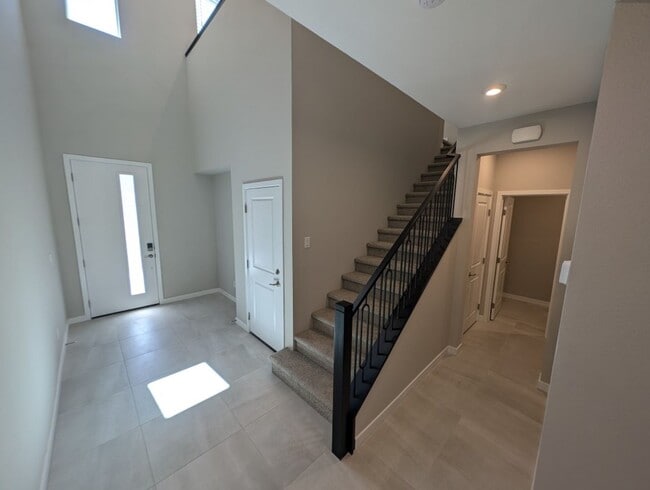 Foto del edificio - 11922 Angle Clf Ave