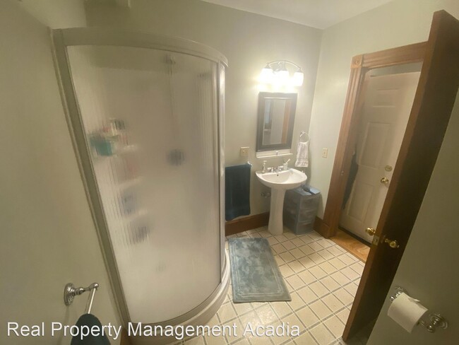 Building Photo - 1 br, 1 bath House - 88 Hammond St. Apt. #7