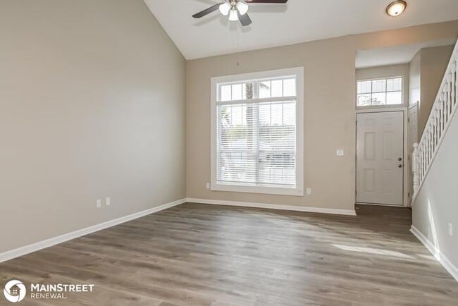 Foto del edificio - 2925 Mikris Drive East, Jacksonville, FL 3...