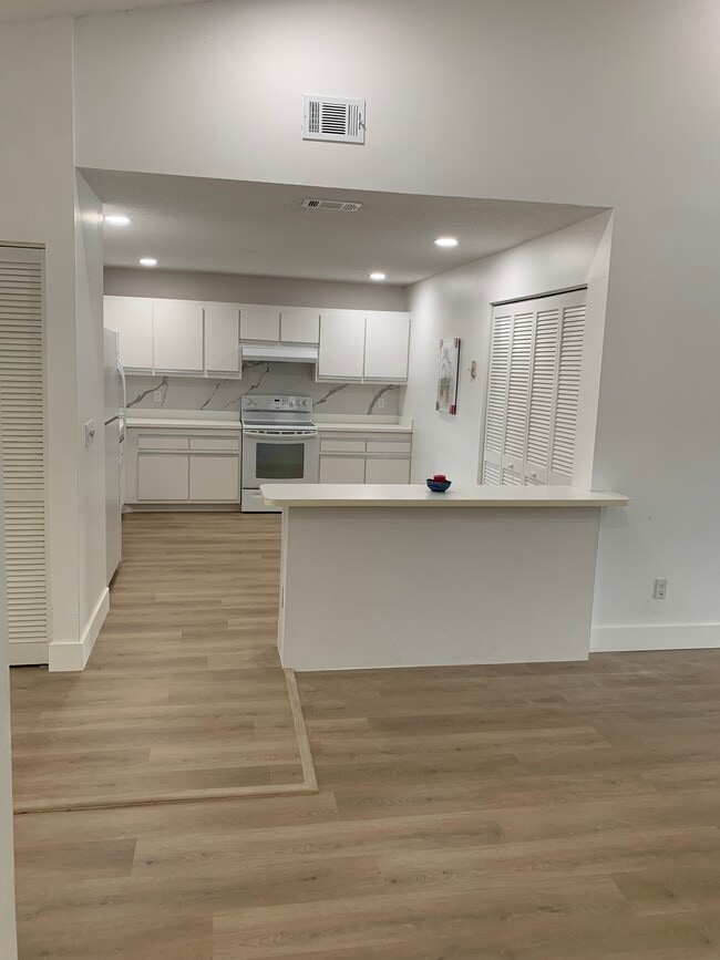 2025 SO FLO Real Estate Group 3532 NW 95th Terr - 3532 NW 95th Ter