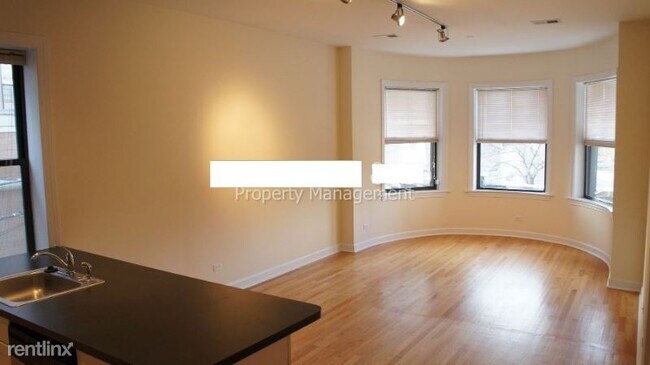 Building Photo - 3 br, 2 bath Apartment - 4716 N Sheridan Rd