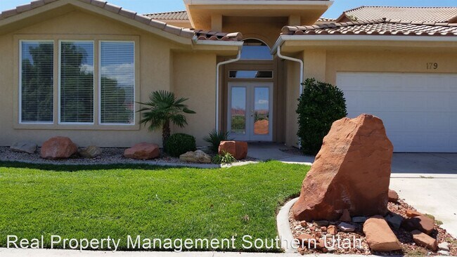 Building Photo - 4 br, 2 bath House - 179 Oasis Dr