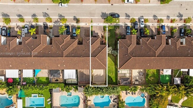 Foto del edificio - 9000 NW 183rd St