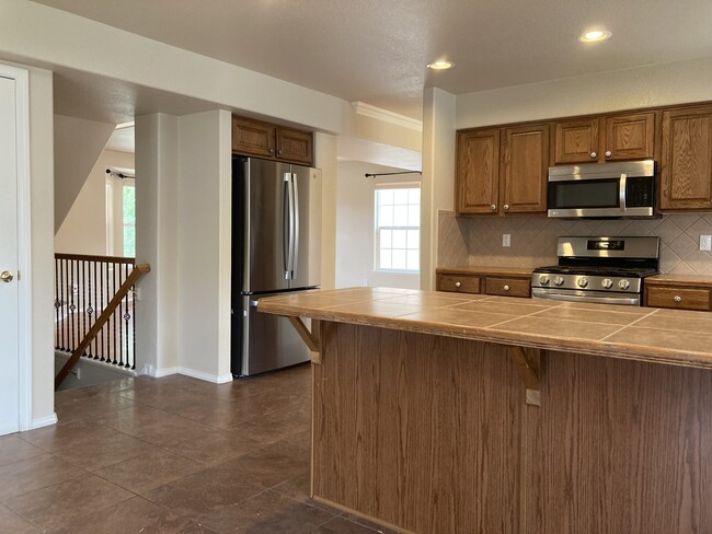 Building Photo - 15859 Bridle Ridge Dr