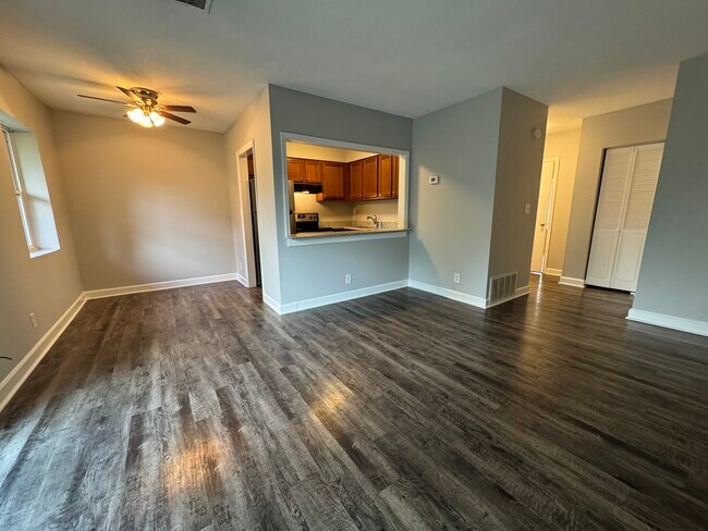 Foto del edificio - Charlotte Apartments