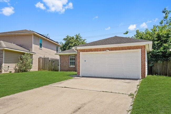 Building Photo - 1631 Quail Run