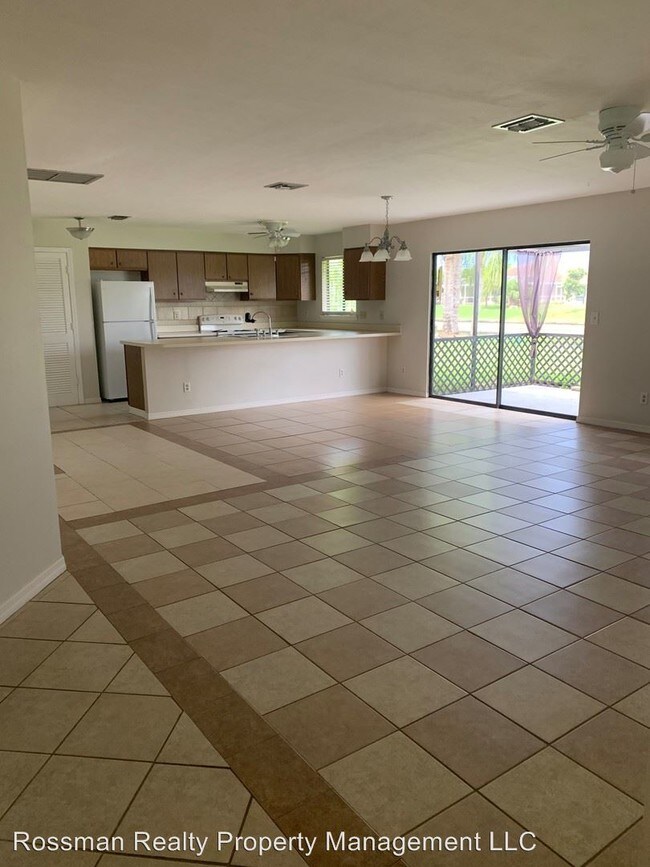 Foto del edificio - 2 br, 2 bath House - 3033 SW 5th Avenue