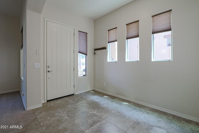 Building Photo - 807 W Village Pkwy