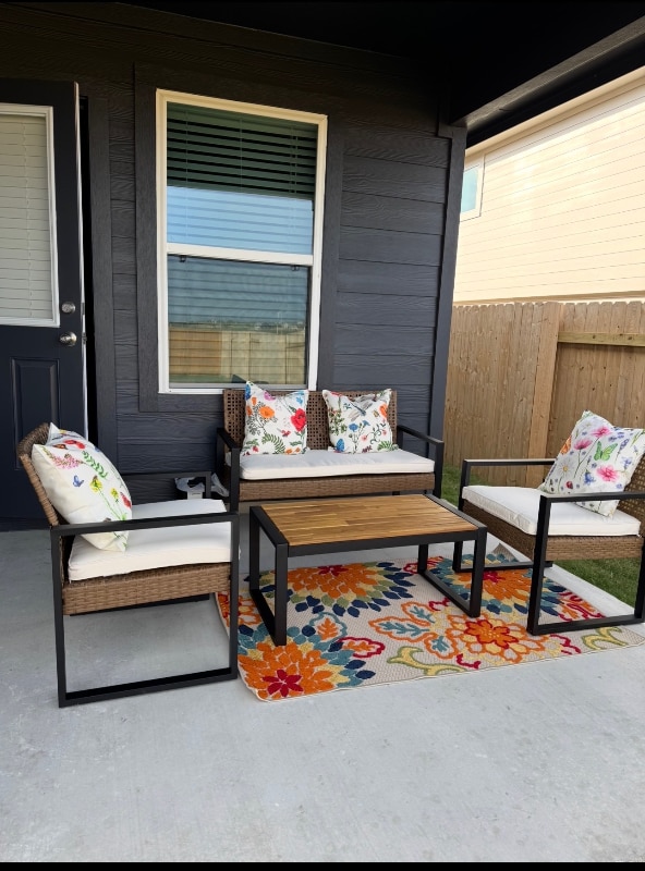 Building Photo - 256 Las Lomas Dr