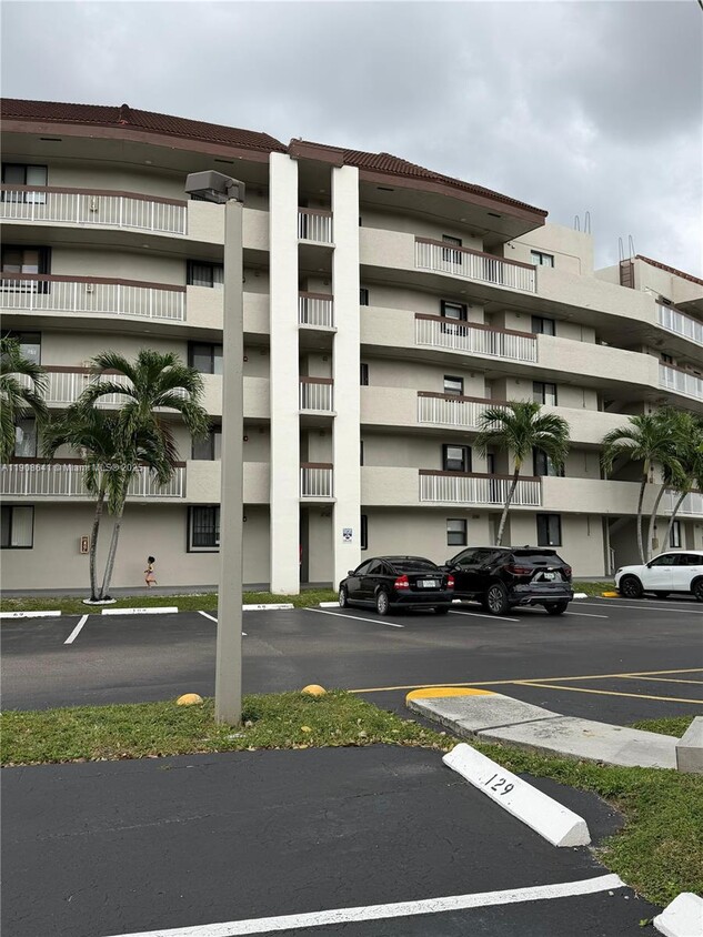 Primary Photo - 10288 NW 9th St Cir