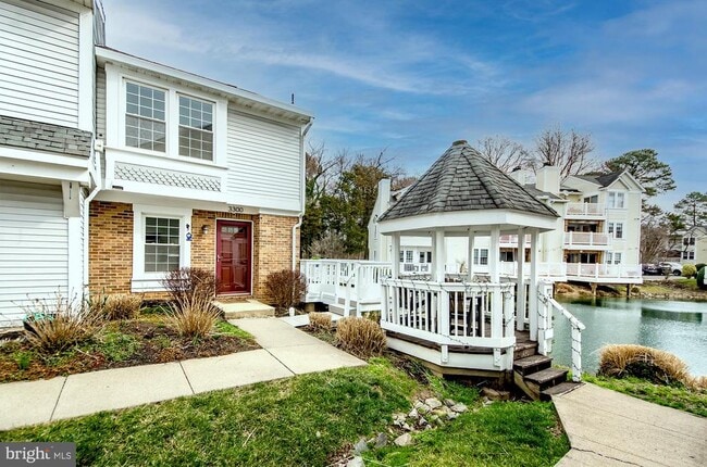 Building Photo - 3300 Lakeside View Dr