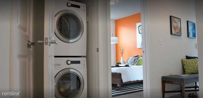 Foto del edificio - 2 br, 2 bath  - 3615 Washington St Unit 203