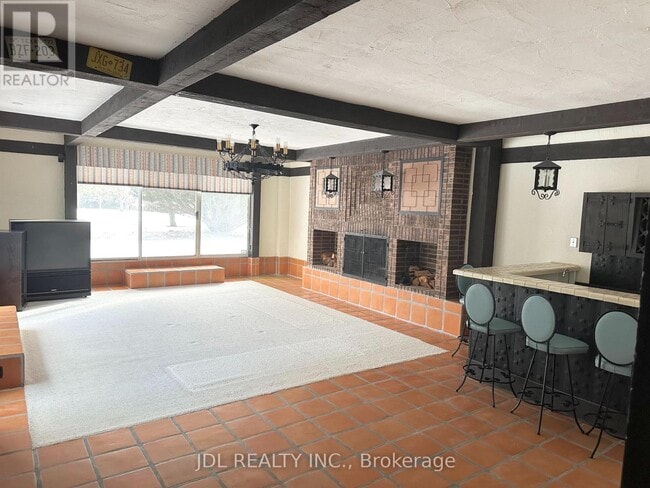 Photo du bâtiment - 17 Fairway Heights Crescent