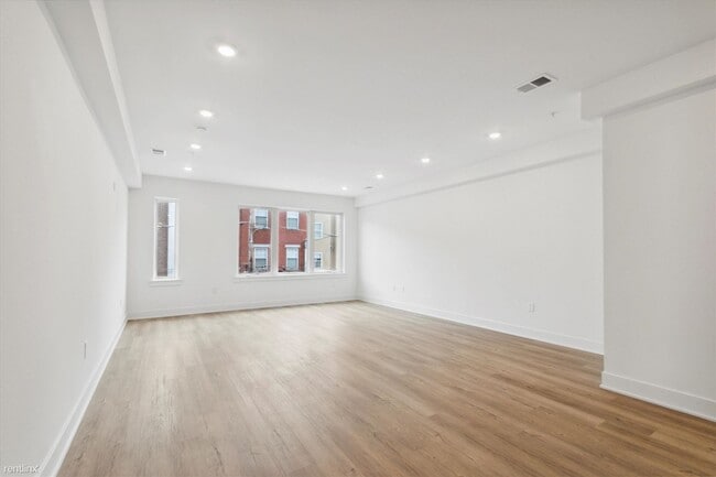 Foto del edificio - 5 br, 3 bath Triplex - 1834 N 18th St Unit 3