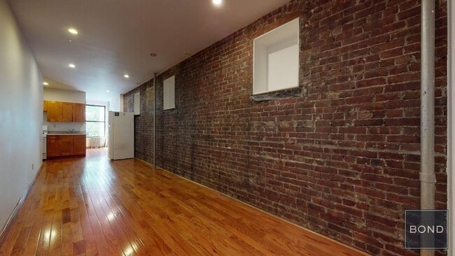 Foto del edificio - 772 9th Ave