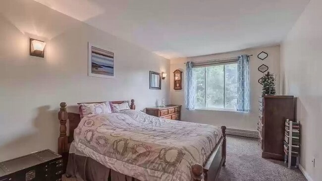 Master bedroom - 200 Woodlawn Ave
