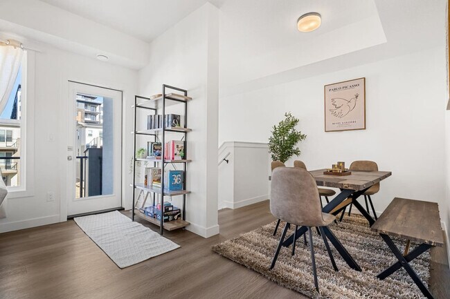 Photo du bâtiment - 2117-2181 81 St S W