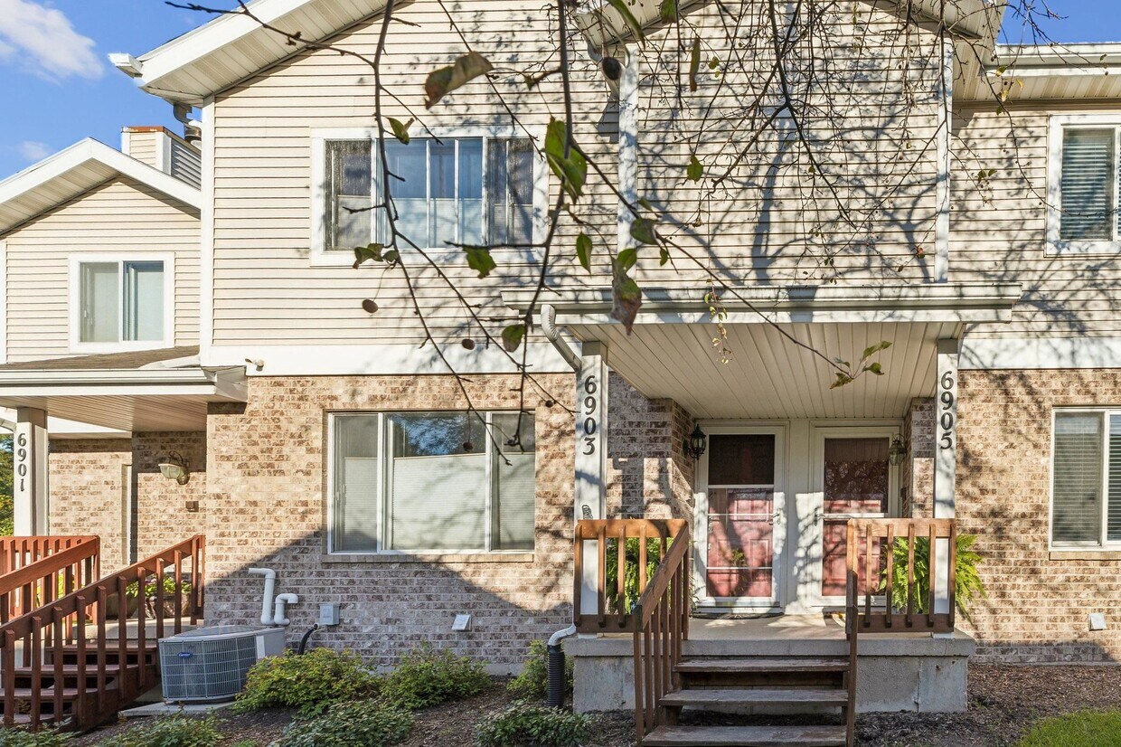 Foto principal - 6903 Raymond Rd