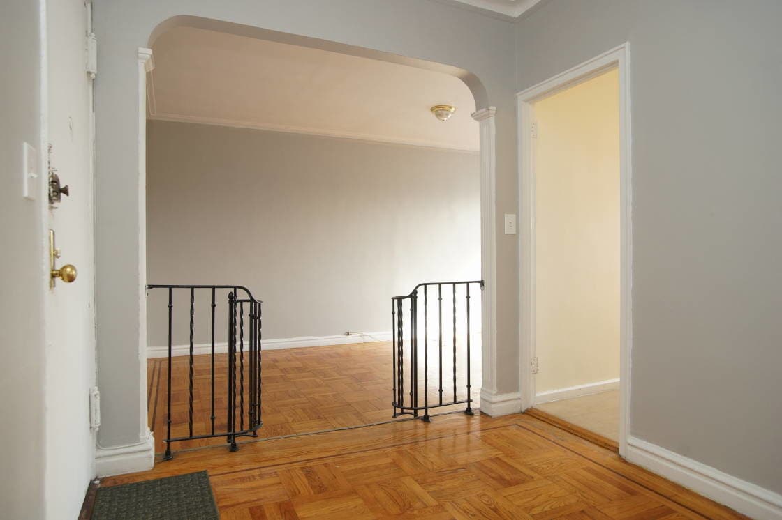Primary Photo - 253 E 181st St