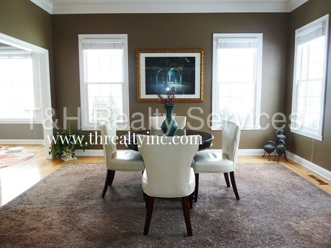 Building Photo - 4219 Heyward Ln