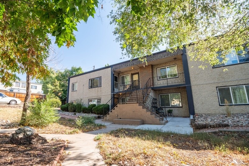 Foto del edificio - 6190 Webster St