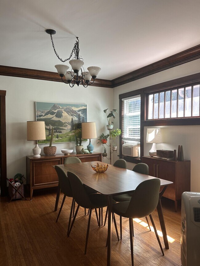 Foto del edificio - 1047 Duncan Ave
