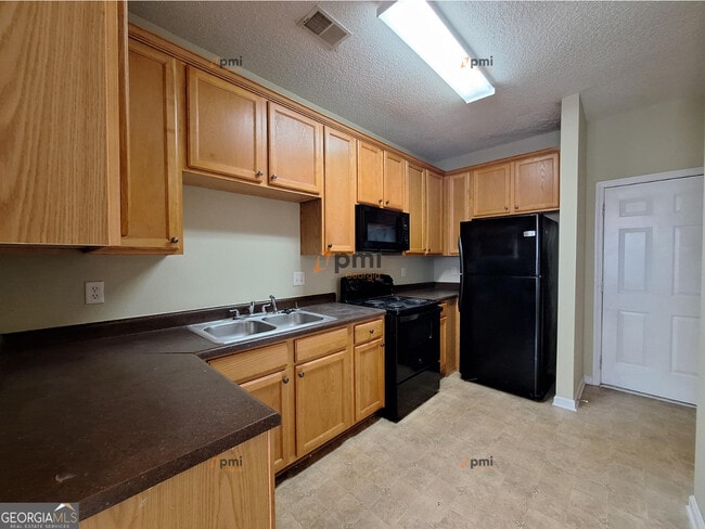 Building Photo - 7565 Rutgers Cir