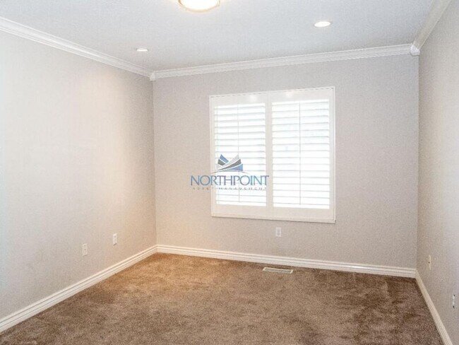Building Photo - 107 Woodside Dr