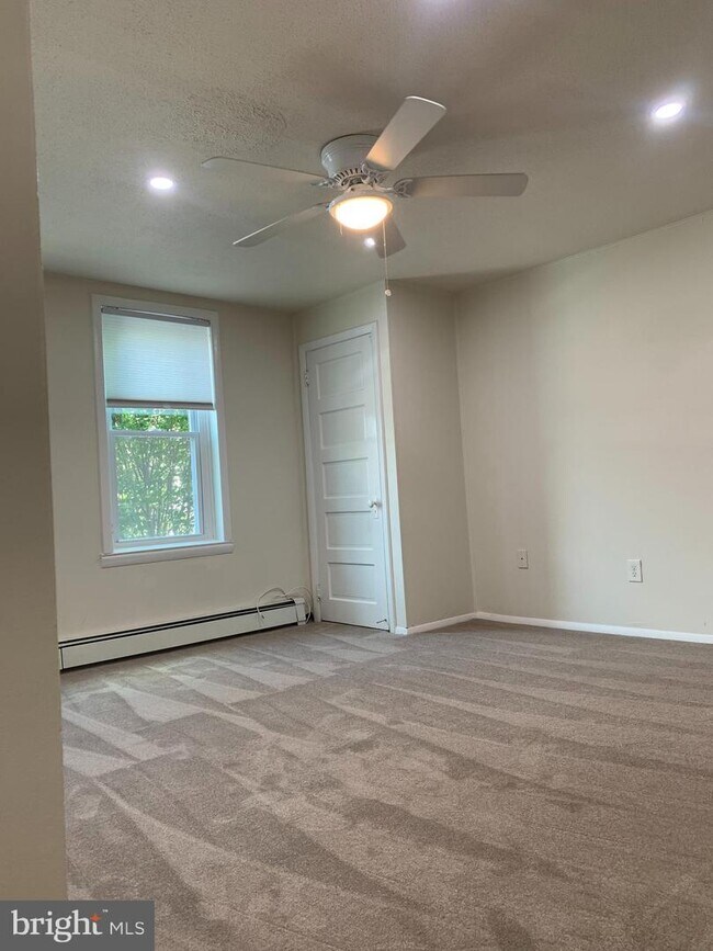 Foto del edificio - 333 E State St