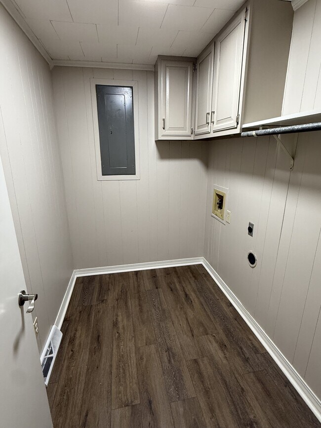 Building Photo - 364 Ridgewood Dr