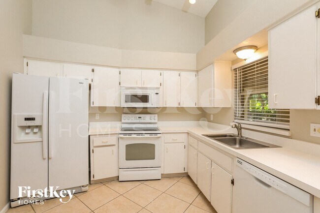 Building Photo - 2048 Eagles Rest Dr