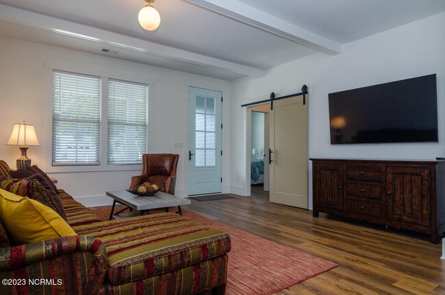 Building Photo - 1733 Pinfish Ln