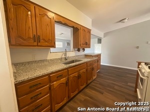 Foto del edificio - 207 Pinehurst Blvd