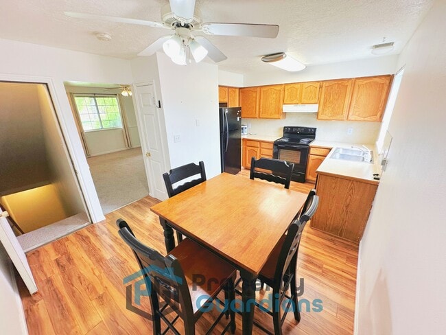 Building Photo - 418 E 500 S