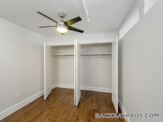 Building Photo - 52 Clearway St