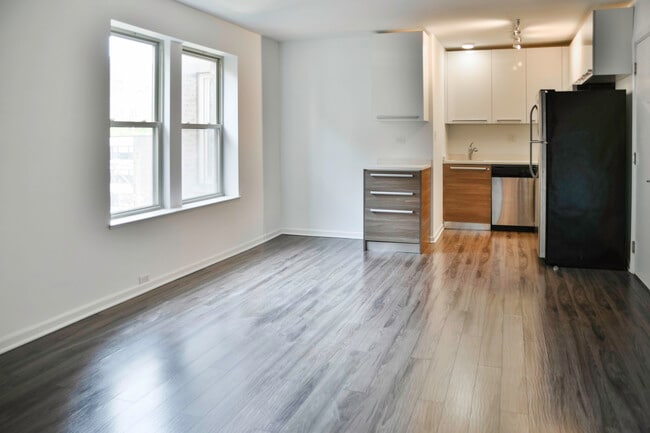Photo - 925 W Carmen Ave Apartment