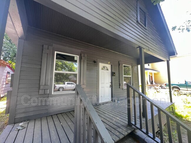 Foto del edificio - 627 Iberville St