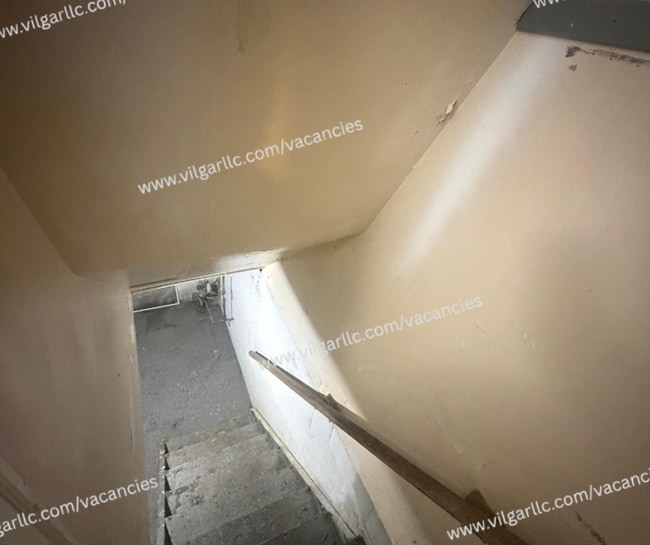 Building Photo - 511-511 169th St