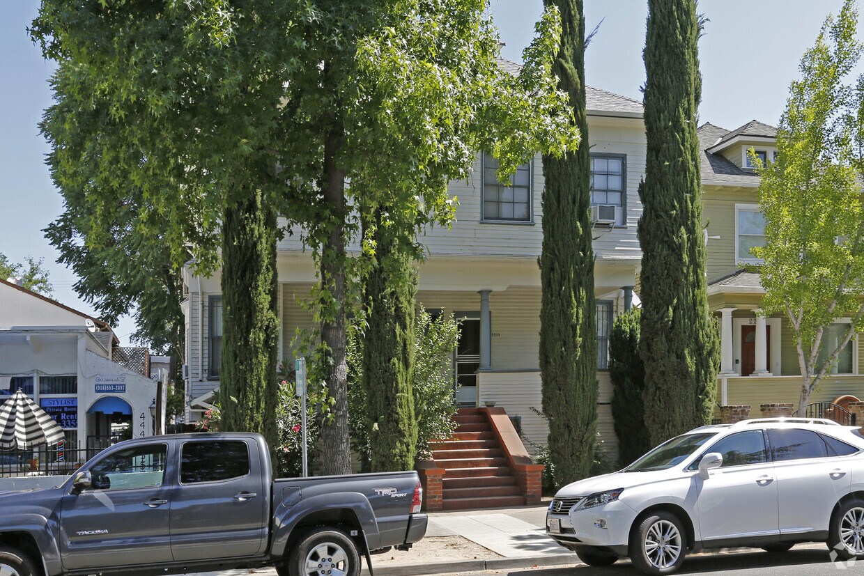 Building Photo - 2217 K St