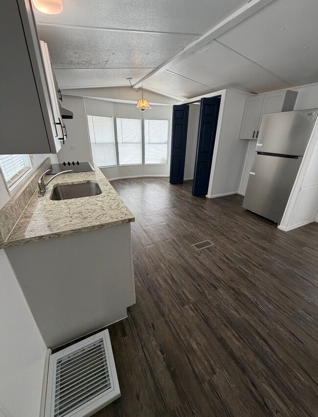 Building Photo - 54 Sunset Cir