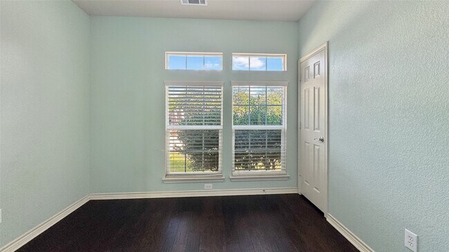 Building Photo - 2126 Hunt Club Trail