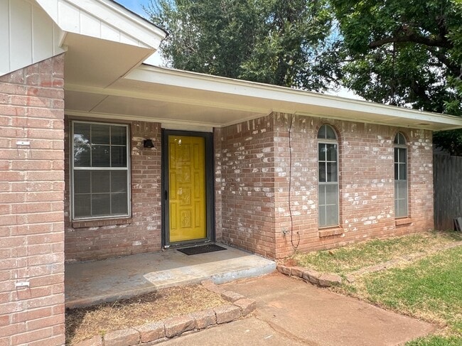 Photo - 417 E Linden Ln House