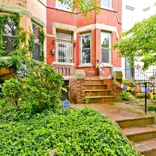 Primary Photo - 118 W St NW
