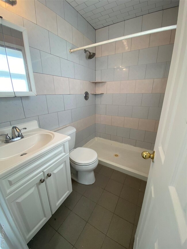 Foto del edificio - 355 Bayville Ave