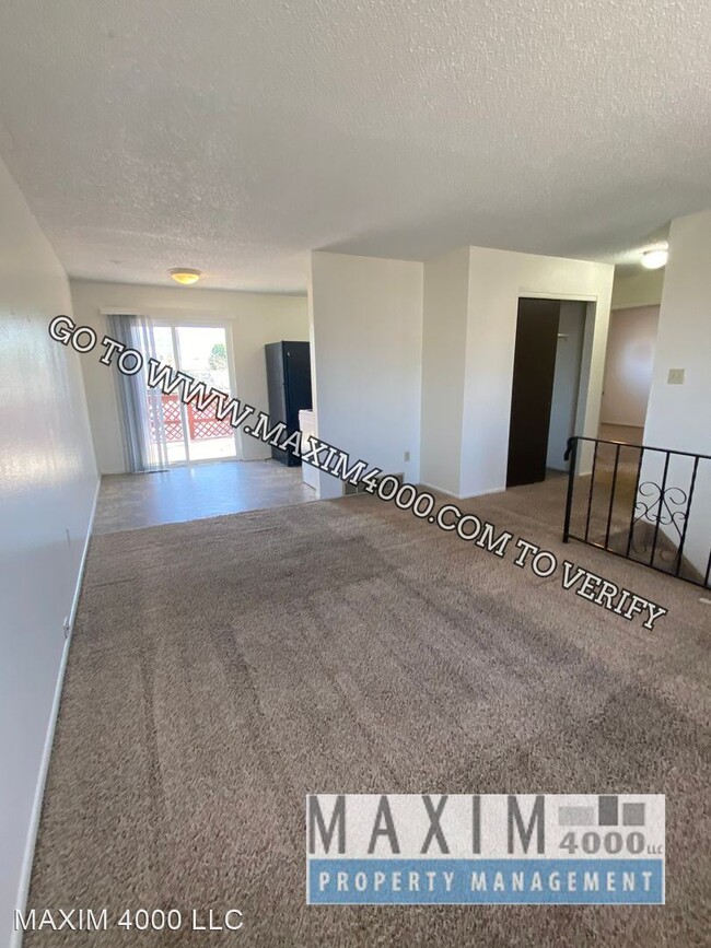 Building Photo - 4 br, 2 bath House - 494 1/2 ANJOU DRIVE