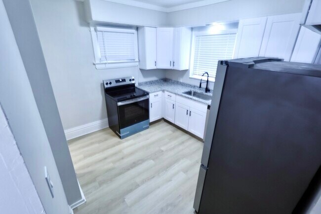 Foto del edificio - 316 Grand Ave